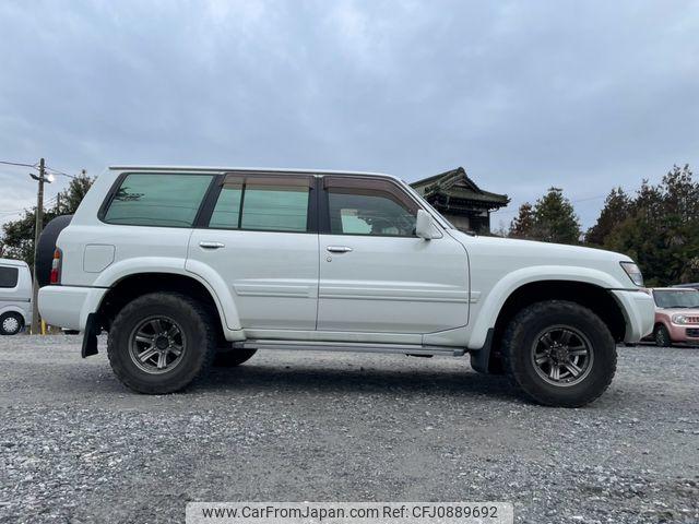 Nissan Safari 2000 thumbnail 4
