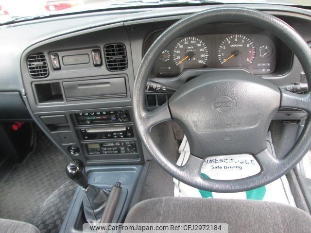 Nissan Crew 1998 thumbnail 14