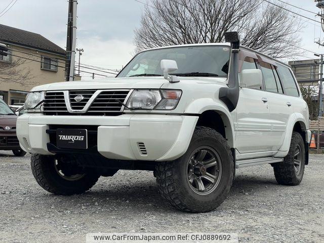Nissan Safari 2000 photo 1