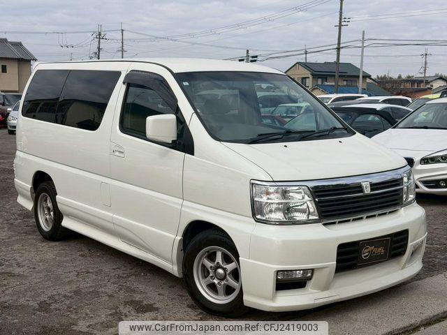 Nissan Elgrand 2001