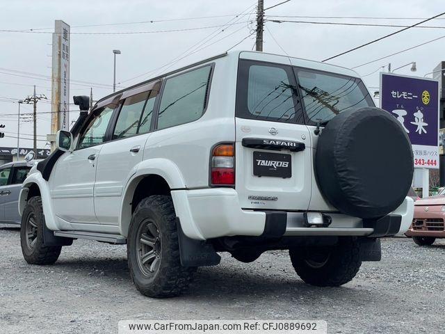 Nissan Safari 2000 thumbnail 7