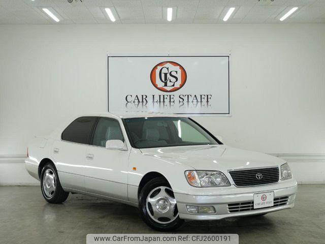Toyota Celsior 2000