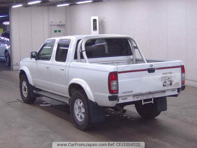Nissan Datsun Pickup 2000 thumbnail 2
