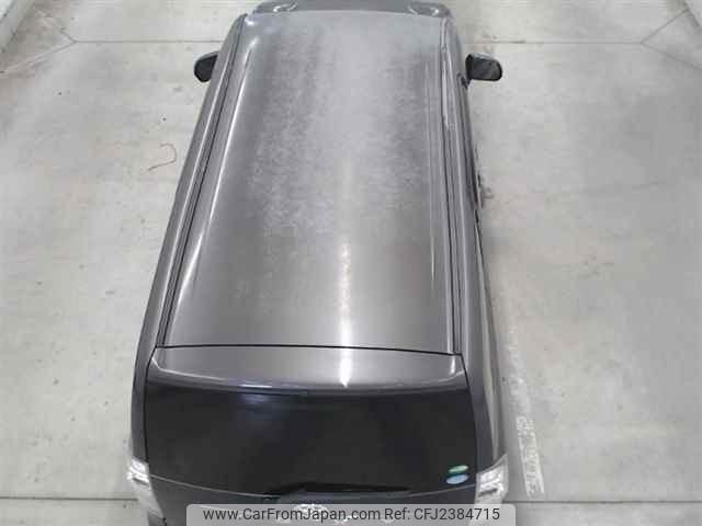 Toyota Voxy thumbnail 12