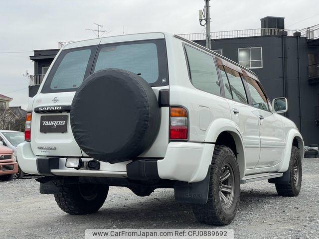 Nissan Safari 2000 thumbnail 5