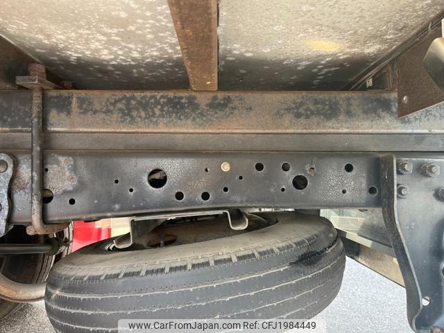 Isuzu Elf Truck 2000 thumbnail 43