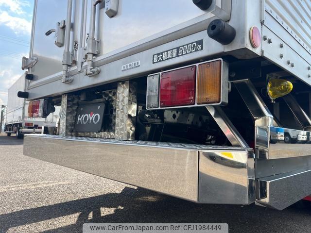 Isuzu Elf Truck 2000 thumbnail 45