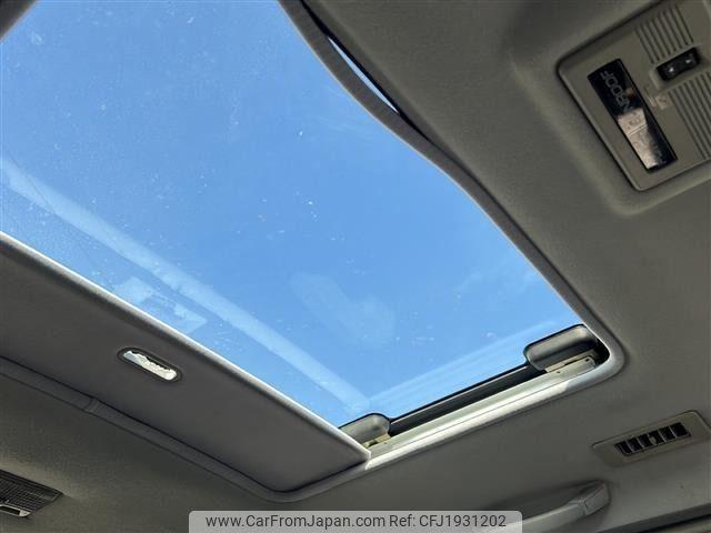 Mitsubishi Delica Spacegear 2000 thumbnail 30