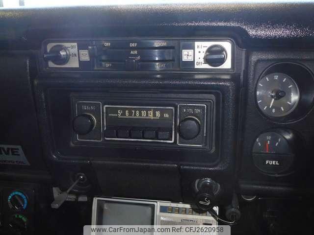 Nissan Bluebird 1970 thumbnail 13