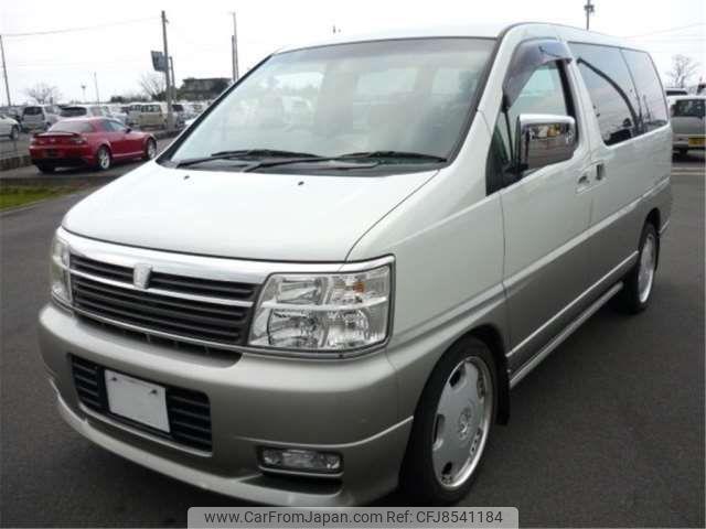 Nissan Elgrand 2001
