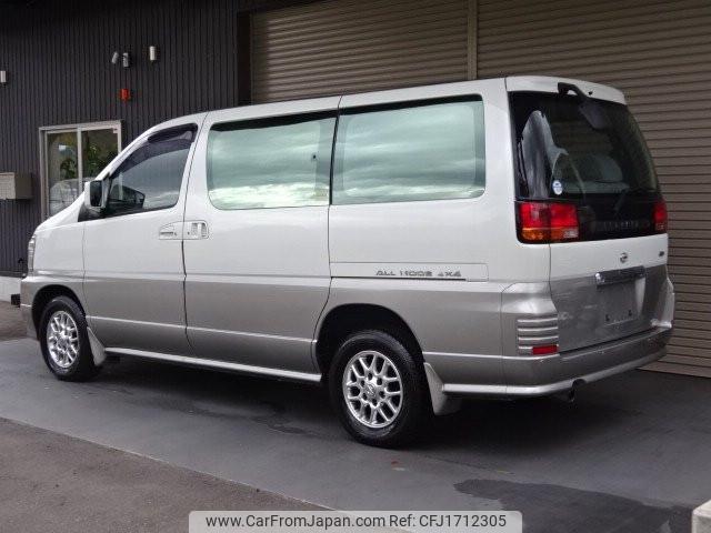Nissan Elgrand 2000 thumbnail 2