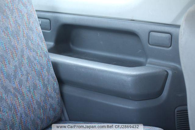 Suzuki Jimny Wide 2001 thumbnail 36