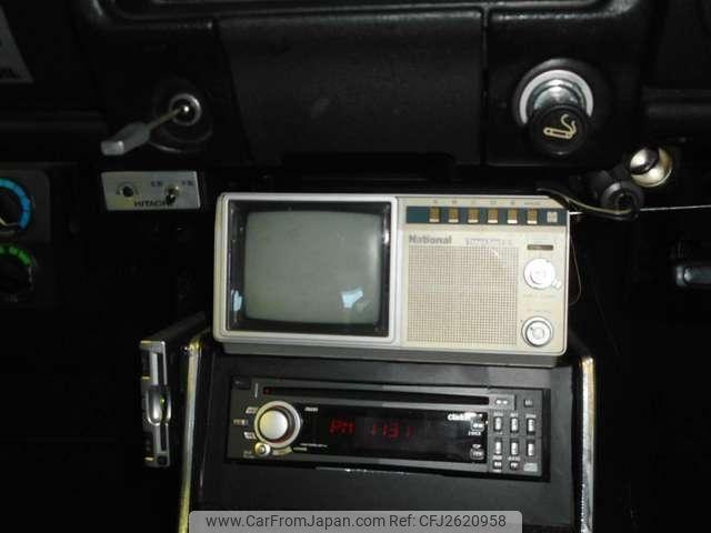 Nissan Bluebird 1970 thumbnail 14