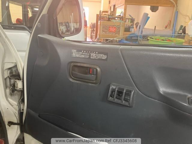 Toyota Hiace Van 1997 thumbnail 7
