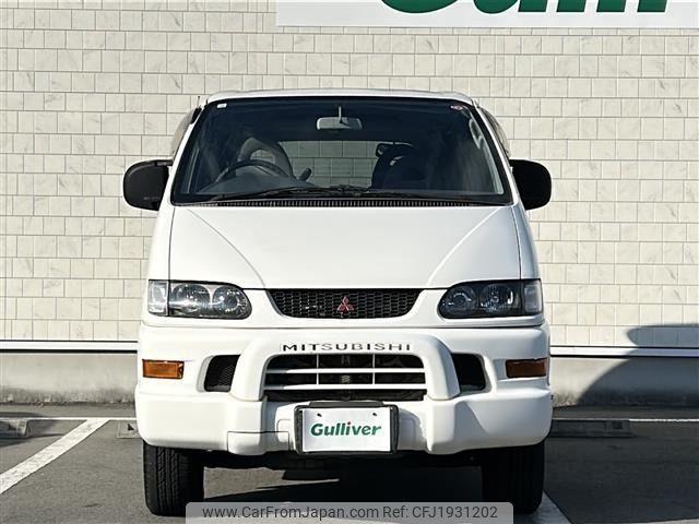Mitsubishi Delica Spacegear 2000 thumbnail 7
