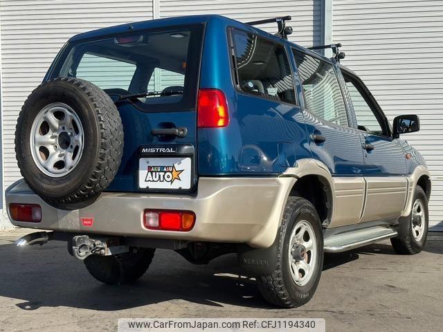 Nissan Mistral 1996 thumbnail 12