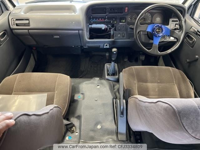 Toyota Hiace Van 1995 thumbnail 6