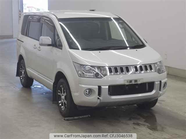Mitsubishi Delica D5 photo 1