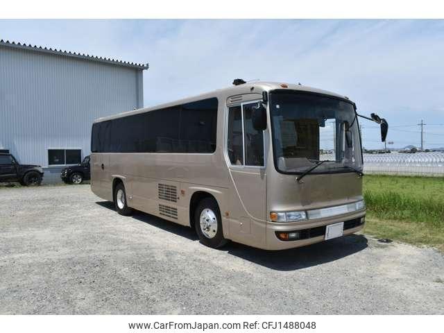 Hino Melpha 2001