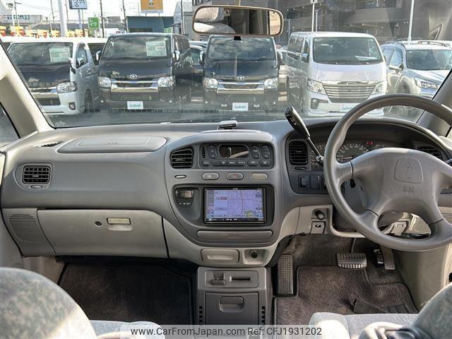 Mitsubishi Delica Spacegear 2000 thumbnail 2