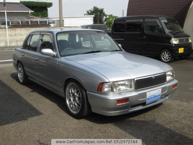 Nissan Crew 1998