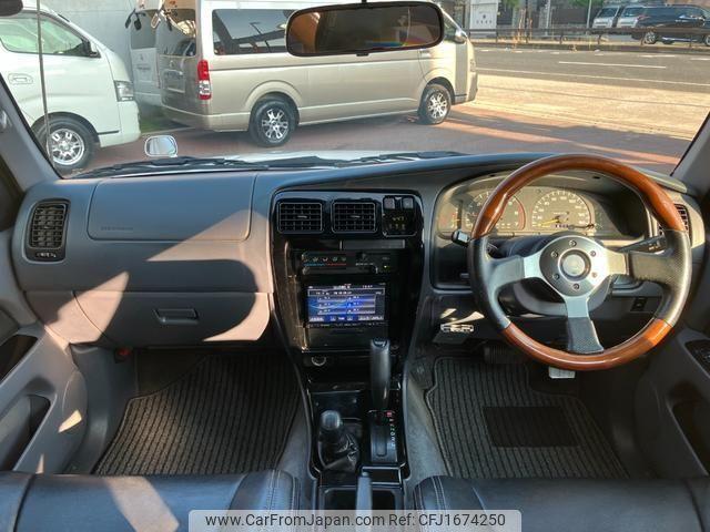 Toyota Hilux Surf 1998 thumbnail 12