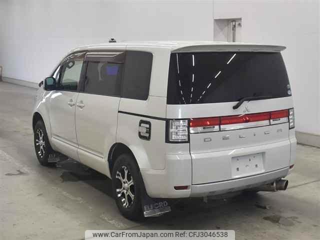 Mitsubishi Delica D5 thumbnail 2