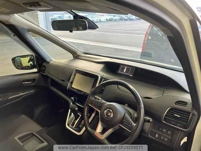 Nissan Serena thumbnail 4