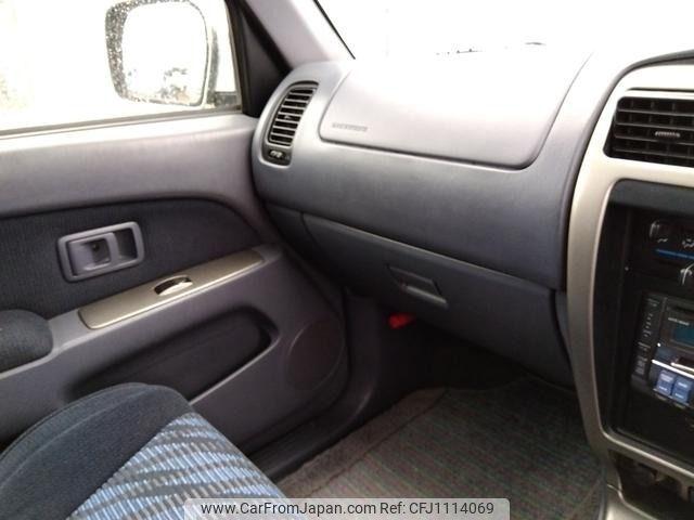 Toyota Hilux Surf 1998 thumbnail 23