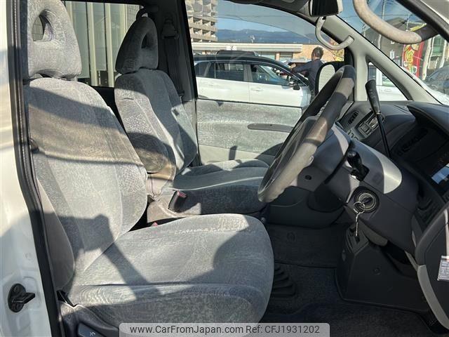 Mitsubishi Delica Spacegear 2000 thumbnail 3