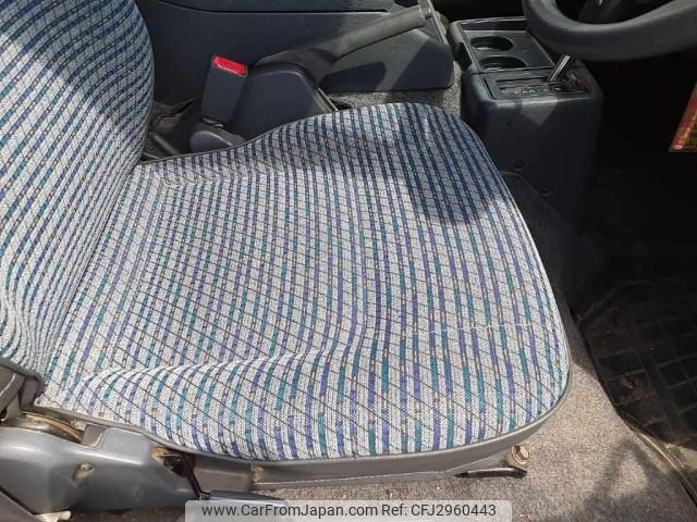 Toyota Hiace Van 1996 thumbnail 9