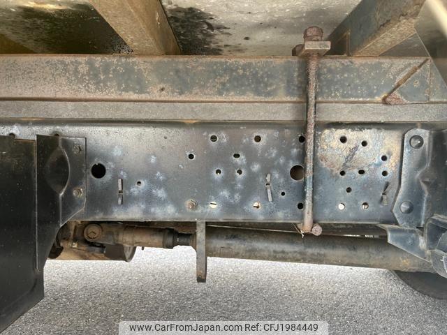 Isuzu Elf Truck 2000 thumbnail 38