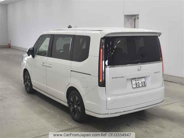 Honda stepwagon thumbnail 2