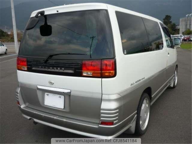 Nissan Elgrand 2001 thumbnail 2