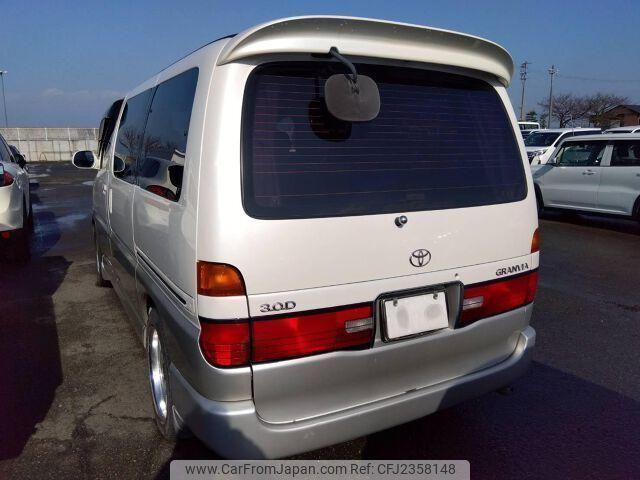 Toyota Granvia 1996 thumbnail 2