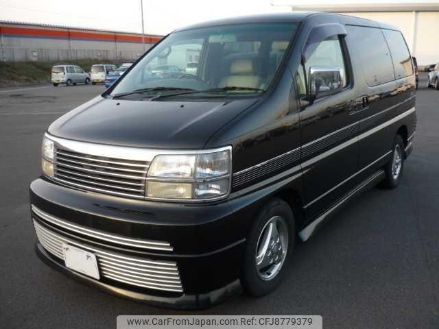 Nissan Elgrand 1999