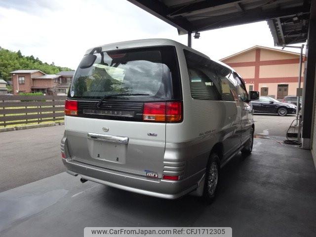 Nissan Elgrand 2000 thumbnail 12
