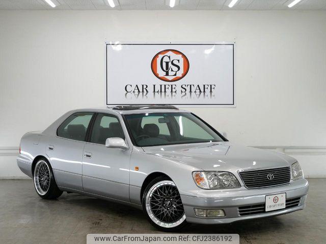Toyota Celsior 1999