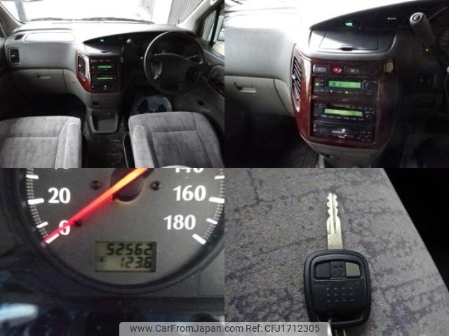 Nissan Elgrand 2000 thumbnail 4