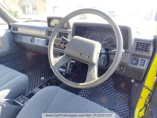 Toyota Hilux Surf 1986 thumbnail 9
