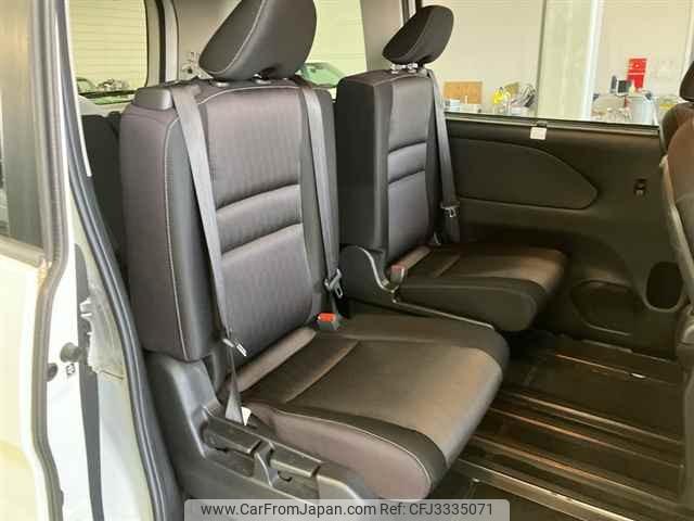 Nissan Serena thumbnail 9