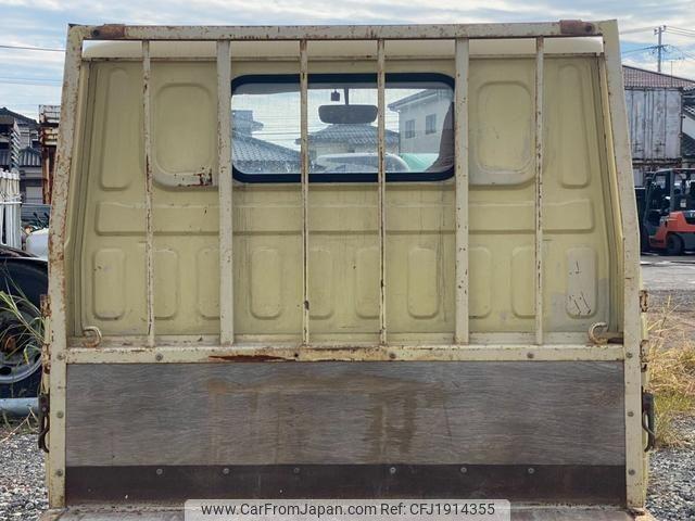 Mitsubishi Fuso Canter 1981 thumbnail 18