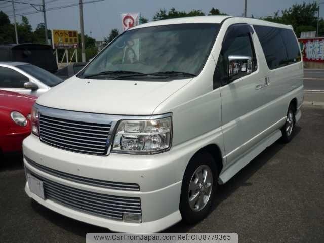 Nissan Elgrand 2001