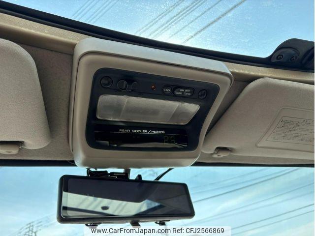 Nissan Caravan Coach 1996 thumbnail 9