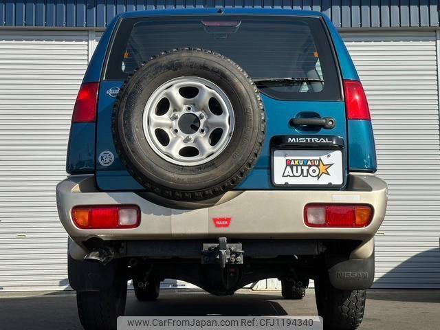 Nissan Mistral 1996 thumbnail 13