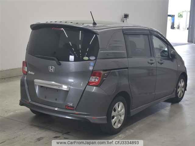 Honda Freed Spike thumbnail 6