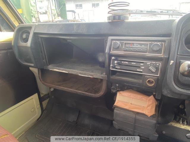 Mitsubishi Fuso Canter 1981 thumbnail 40