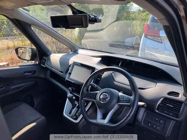Nissan Serena thumbnail 4