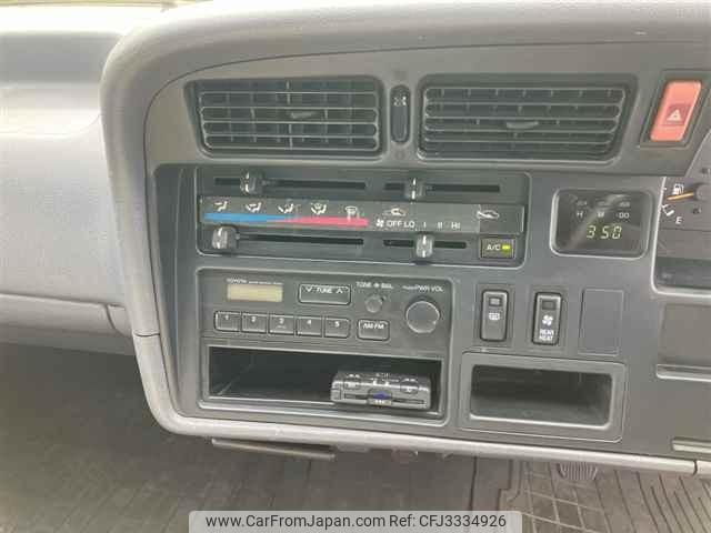 Toyota Hiace Van thumbnail 7