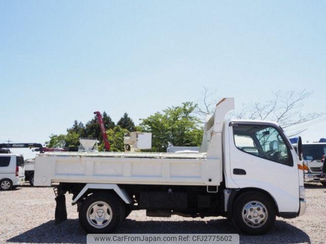 Hino Dutro 2001 thumbnail 5
